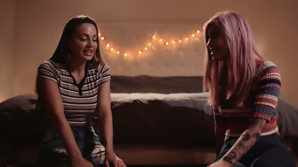 Abigail Mac & Ashlee Juliet Lesbian Caress