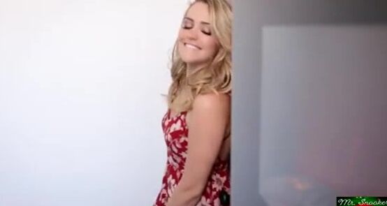 Blonde Seduces Lesbian Stepmom With Pussy Licking