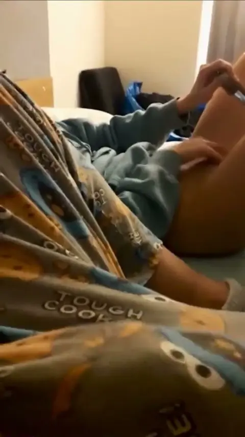 Two Lesbians Rubbing Pussy Together On Couch