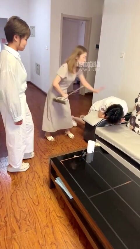 Chinese Lesbian Domination With Amputee In 3D