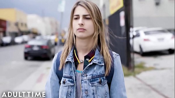 Teen Lesbian Kristen Scott's First Sapphic Encounter