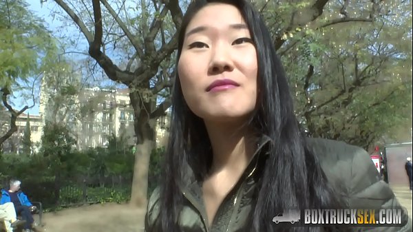 Sicilian Lesbian Surprises Tourist with Outdoor Sex