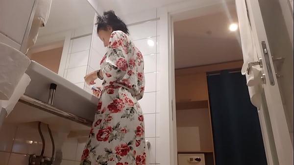 Lesbian Finger Fucking While Brushing Teeth