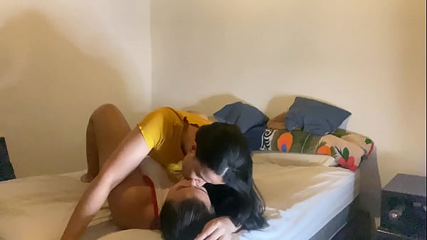 Lesbians Enjoy 69 and Facesitting